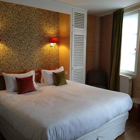 Logis Hotel Les Fuchsias Saint-Vaast-la-Hougue Bagian luar foto