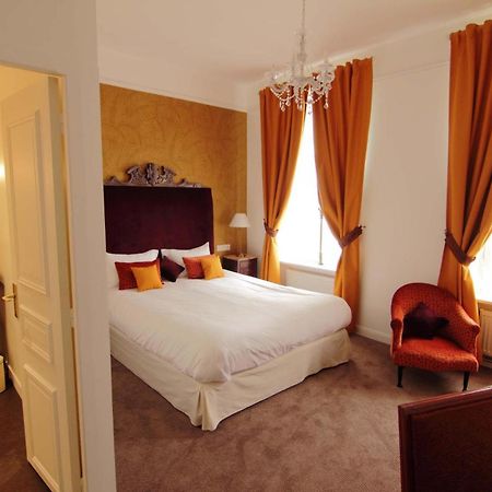 Logis Hotel Les Fuchsias Saint-Vaast-la-Hougue Bagian luar foto